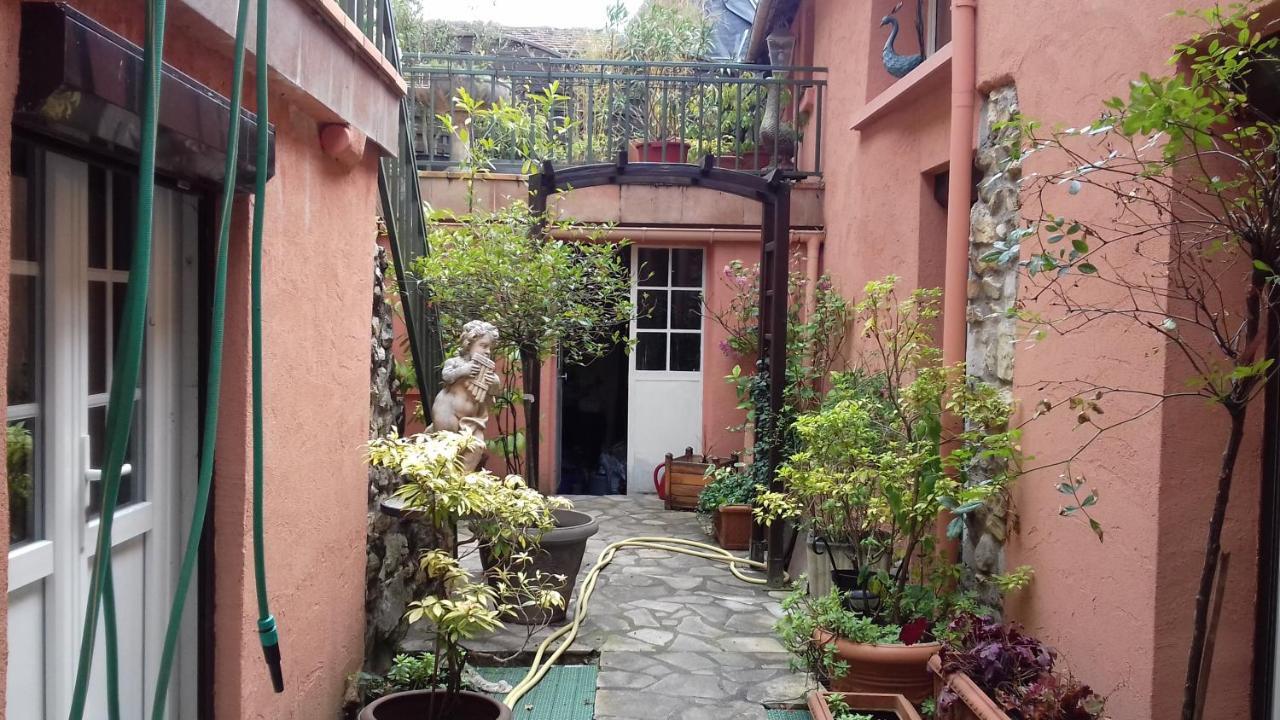 La Maison Rose: Lieu Atypique Hotel Nemours Bagian luar foto